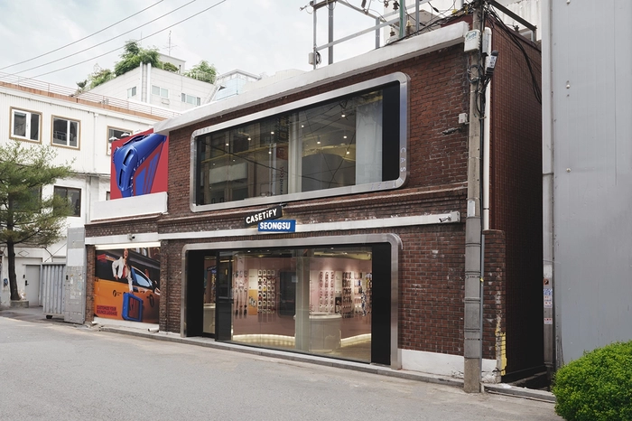케이스티파이 성수 스토어 오픈, 성수 한정 컬렉션 및 세계 최초 29인치 바운스 트렁크 공개