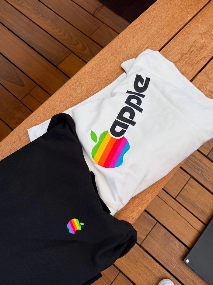 애플 파크 WWDC 한정 무지개 로고 후디 & 티셔츠 출시