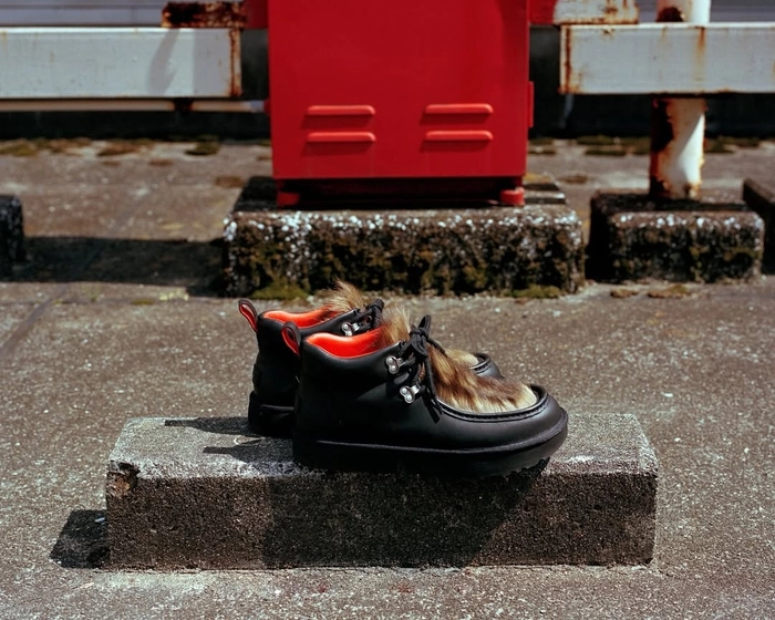 UGG x AMBUSH 2차 협업, 시부야에서 온 힐과 부츠