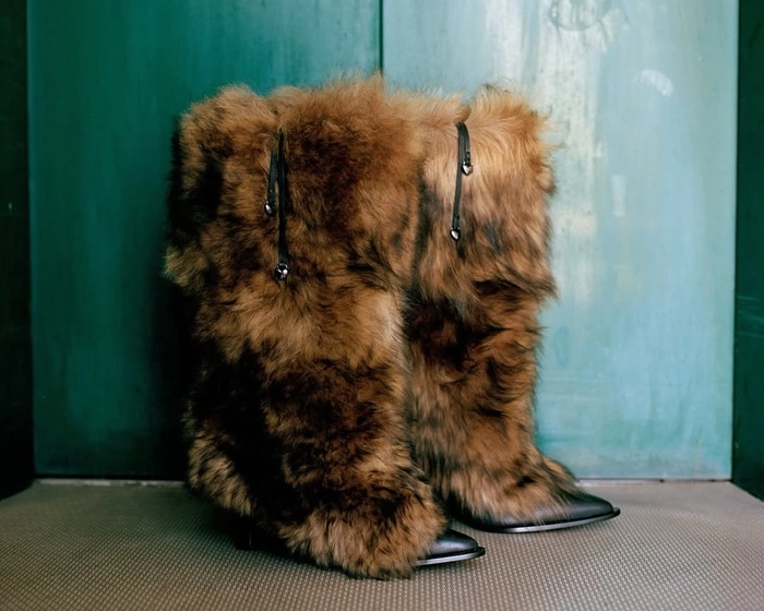 UGG x AMBUSH 2차 협업, 시부야에서 온 힐과 부츠