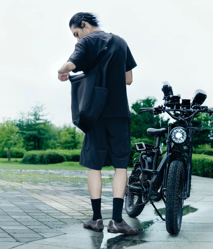 푸마와 산산기어, ‘FULL THROTTLE’로 질주하는 도시 감성