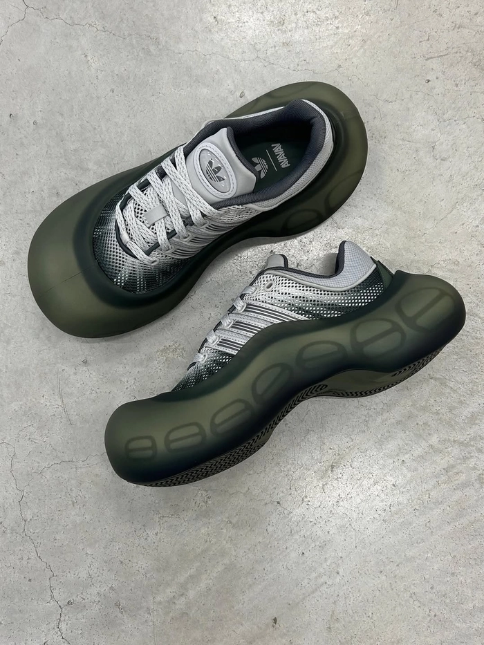 아바바브 x 아디다스, 홀리데이 2025 슈퍼스타·메가라이드 재해석