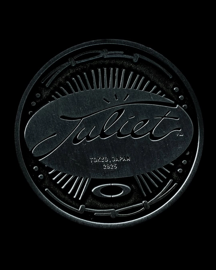 트래비스 스캇 x 오클리 줄리엣 한정 시리얼 협업 공개