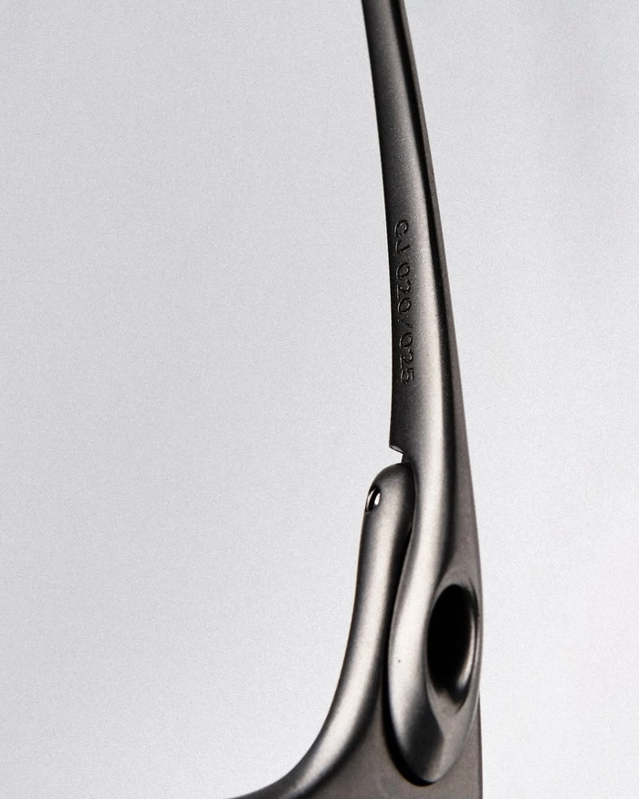 트래비스 스캇 x 오클리 줄리엣 한정 시리얼 협업 공개