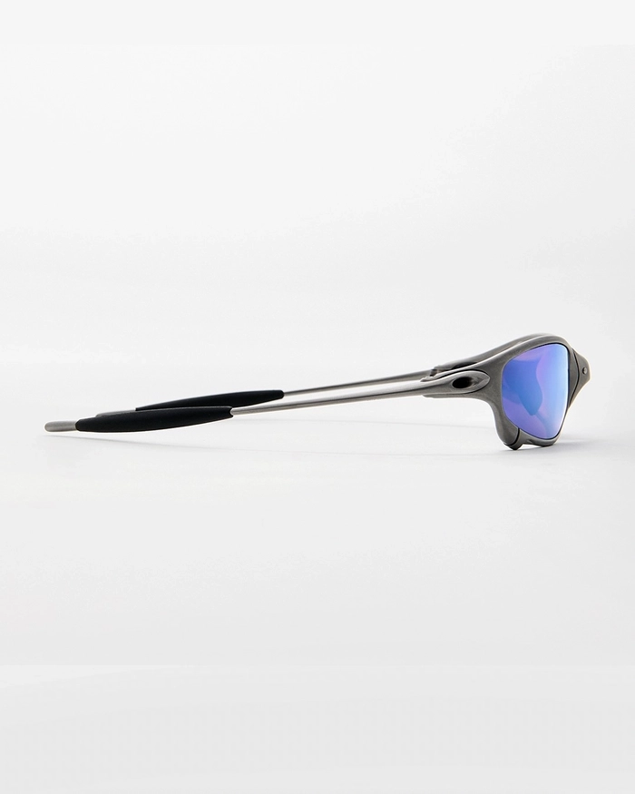 트래비스 스캇 x 오클리 줄리엣 한정 시리얼 협업 공개