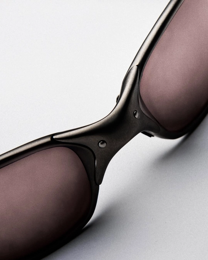 트래비스 스캇 x 오클리 줄리엣 한정 시리얼 협업 공개