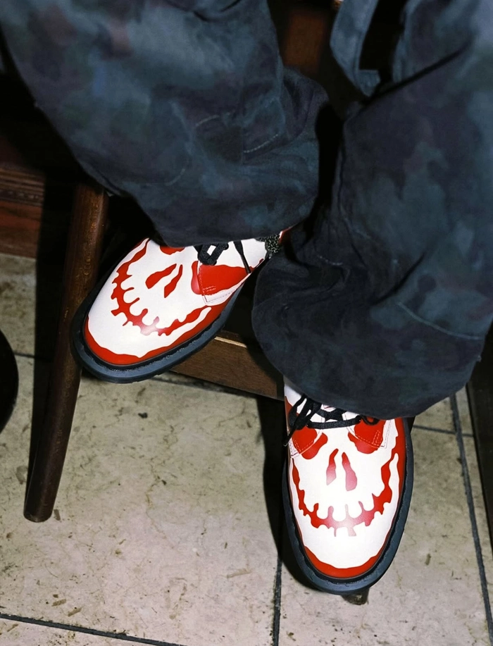 슈프림 x 닥터마틴 1461 3-아이 슈 신제품 출시