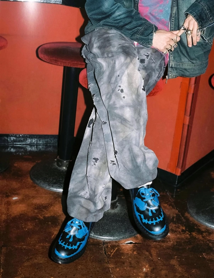 슈프림 x 닥터마틴 1461 3-아이 슈 신제품 출시