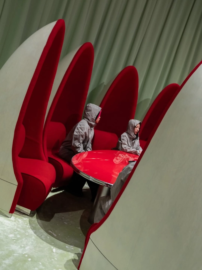 엑슬림이 완성한 하우스 노웨어 팀 유니폼의 기술적 감성