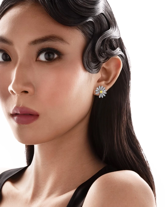 지드래곤 피스마이너스원 x 제이콥앤코 데이지 이어링 한정판 출시