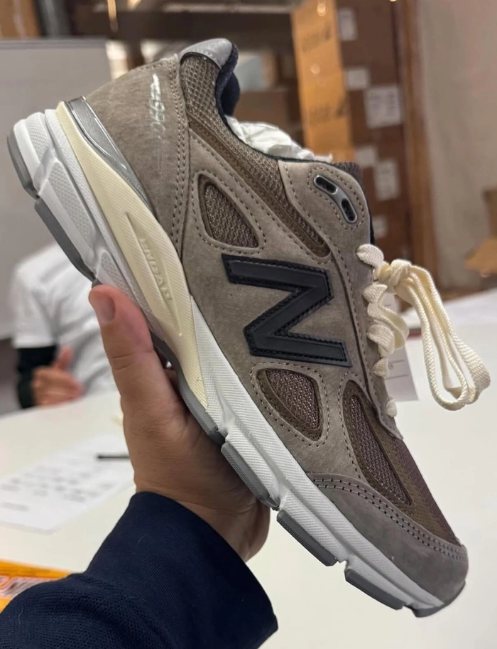 자운드 x 뉴발란스 990v4 머쉬룸 프리오더 출시 안내