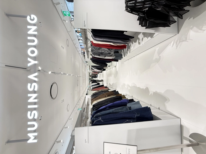 무신사 용산 메가스토어 전격 오픈