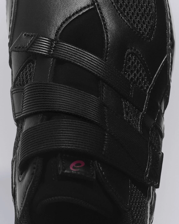 이세이 미야케 풋, 아식스 협업 하이퍼 테이핑 첫 공개