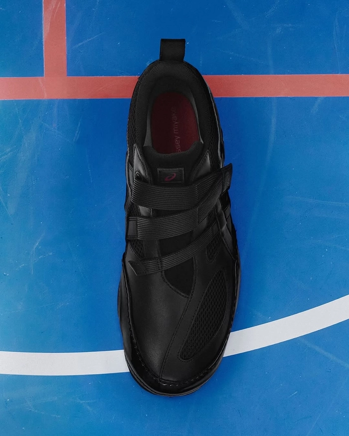 이세이 미야케 풋, 아식스 협업 하이퍼 테이핑 첫 공개