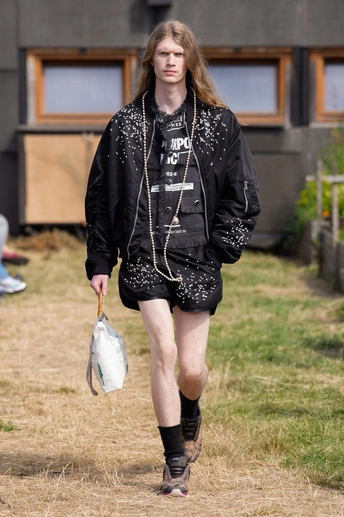 더블렛 x 아식스 공룡 스니커즈 출시