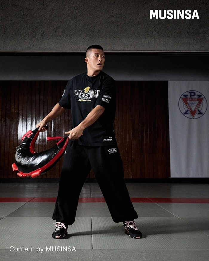 압도×블랙컴뱃 무신사드롭 공개