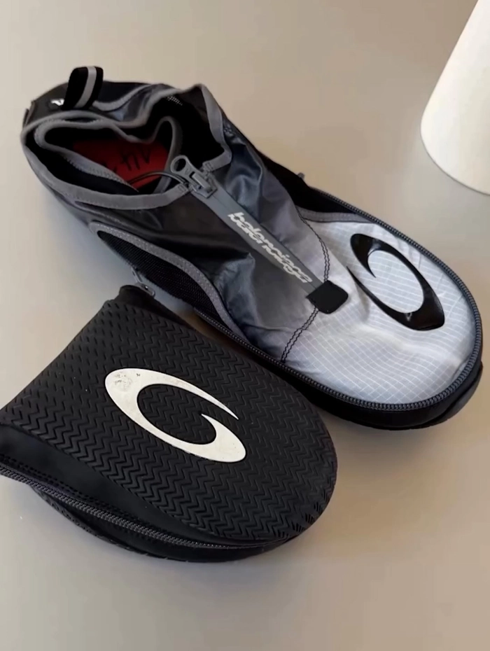 발렌시아가 주머니에 들어가는 접이식 포켓 슈즈 공개