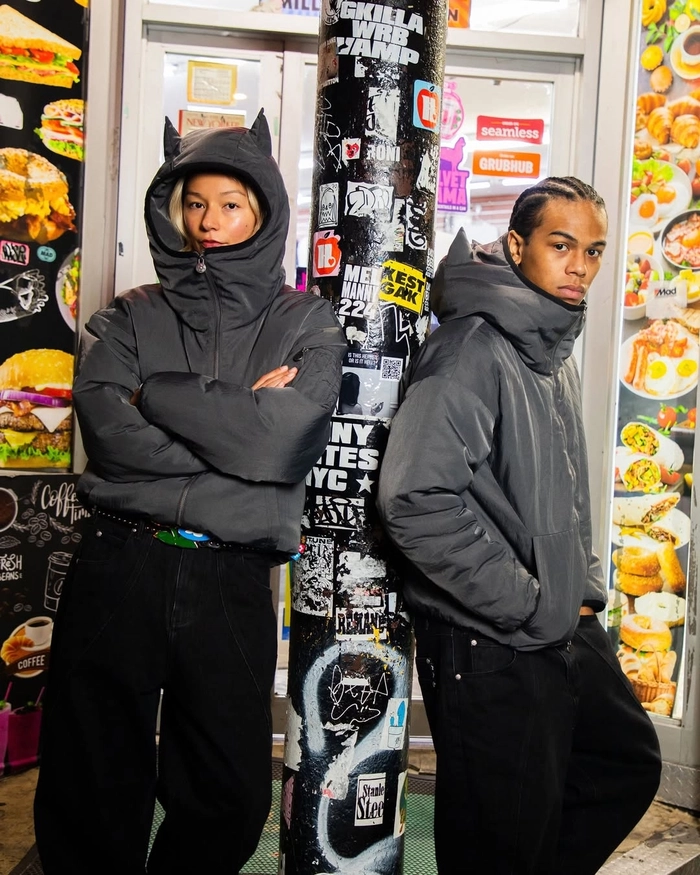 반디더핑크와 알파 인더스트리의 SS26 협업 컬렉션