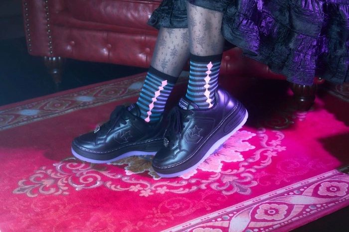 컨버스 X 안나 수이 웨폰 플랫폼 스니커즈 앤 클로그 출시