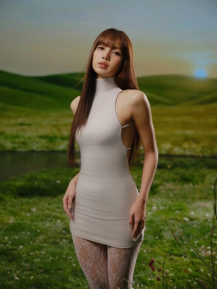 리사와 키스 우먼의 협업 컬렉션