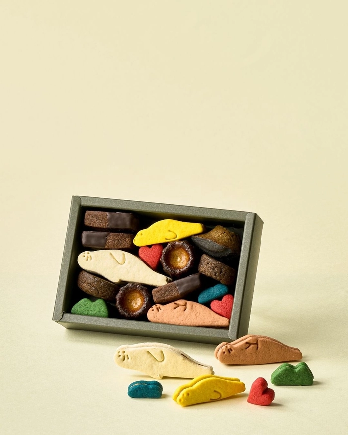 파티세리 아모니와 웜그레이테일 협업 쿠키 세트