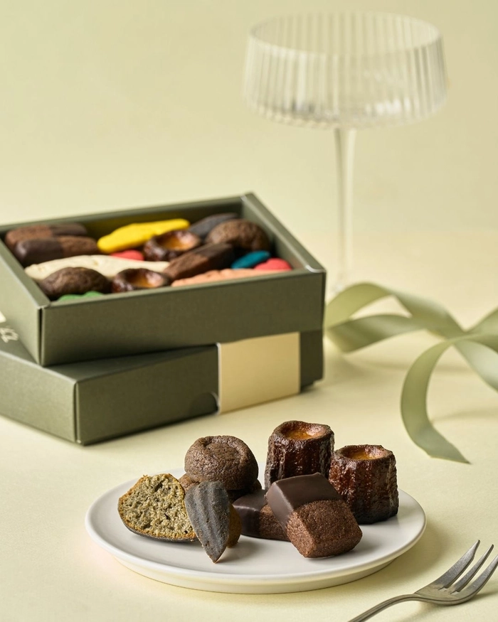 파티세리 아모니와 웜그레이테일 협업 쿠키 세트