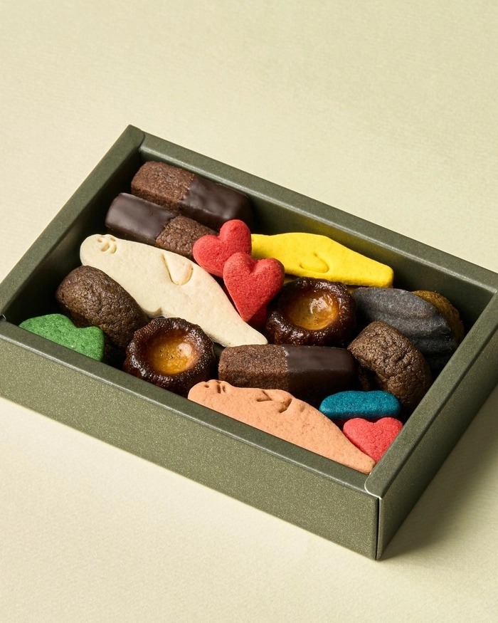 파티세리 아모니와 웜그레이테일 협업 쿠키 세트