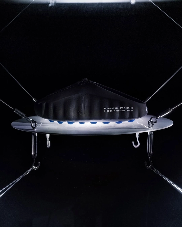 나이키와 프라그먼트 디자인 협업 스니커즈 출시