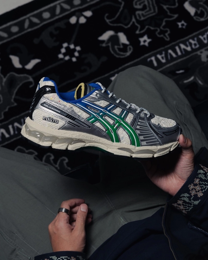 카니발 x 아식스 젤 카야노 협업 스니커 발매