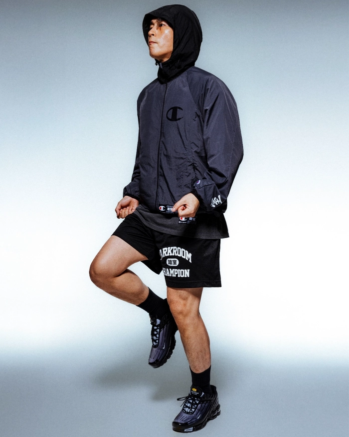 다크룸 스튜디오와 챔피온 협업 컬렉션 발매