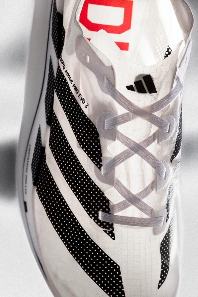 아디다스 아디제로 아디오스 프로 이보 3 출시