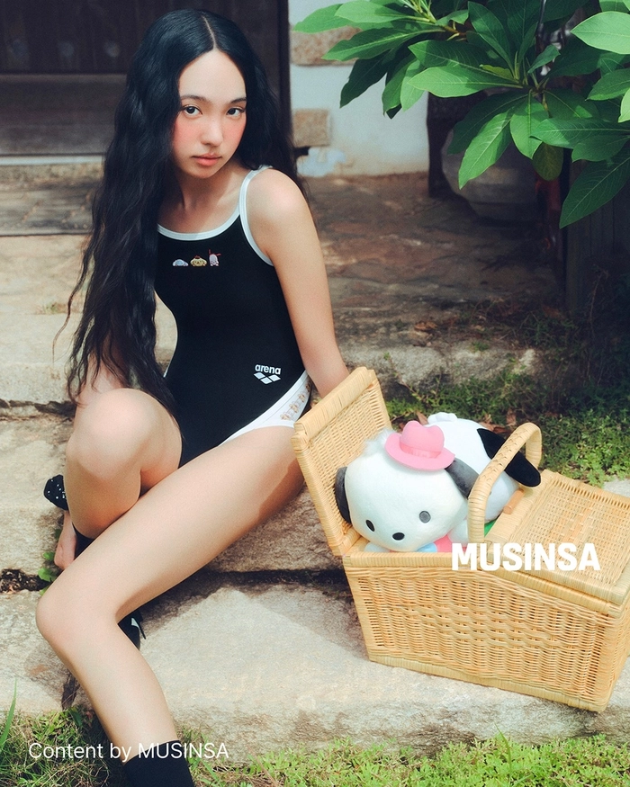 아레나 x 산리오캐릭터즈 스윔 컬렉션