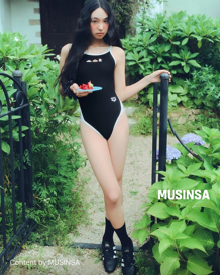아레나 x 산리오캐릭터즈 스윔 컬렉션