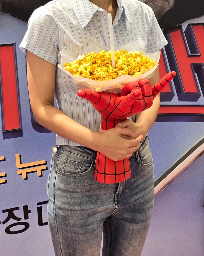 메가박스 스파이더맨 웹슈터 버킷 출시