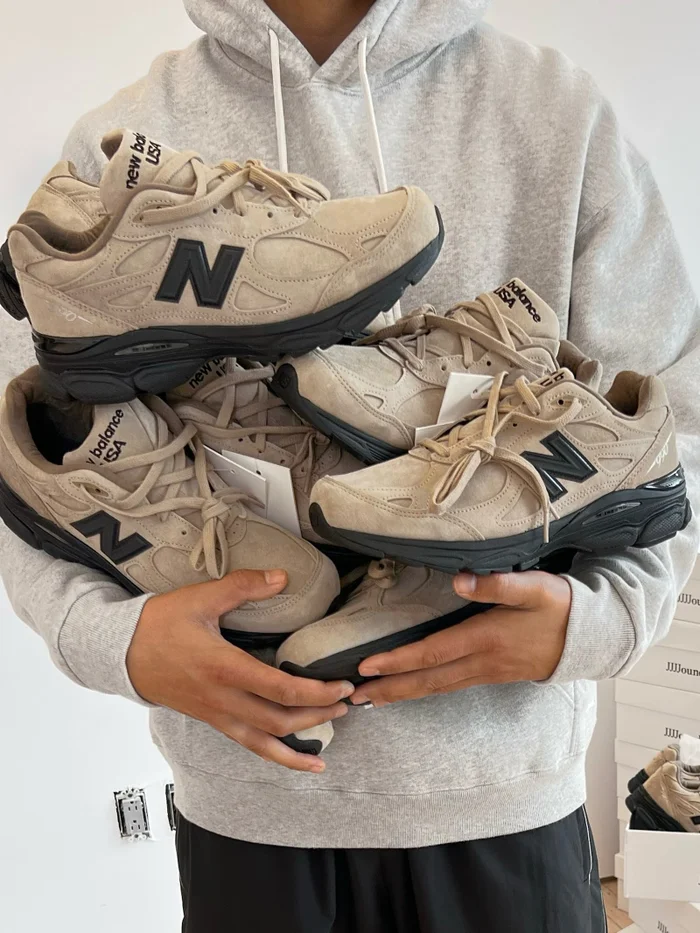 자운드 × 뉴발란스 990v3, 베이지 스웨이드 컬러 공개