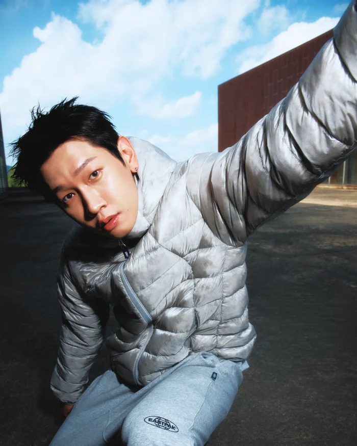 이스트팩 × 크러쉬 협업, 패디드 파커 커스텀 백팩