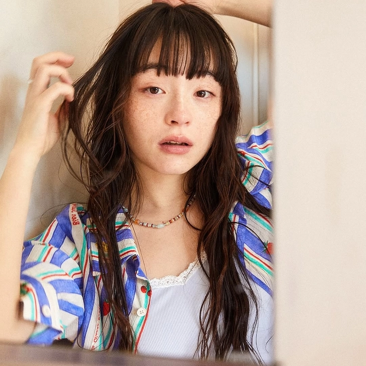 모토라 세리나 x 베네통 2025 여름 컬렉션 캠페인