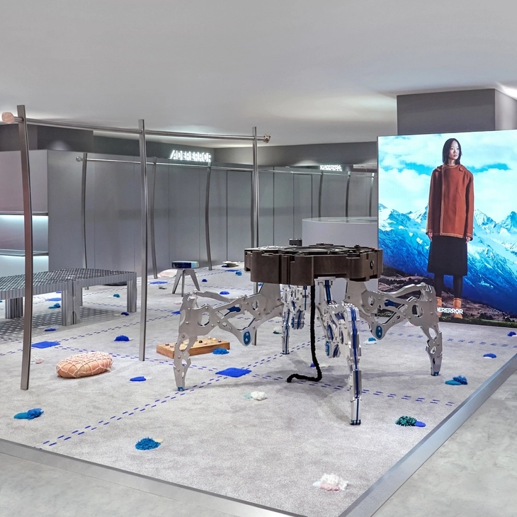 아더에러, 도쿄 한큐 멘즈 플러그샵 오픈 – 긴자에서 확장되는 감각적 브랜드 세계