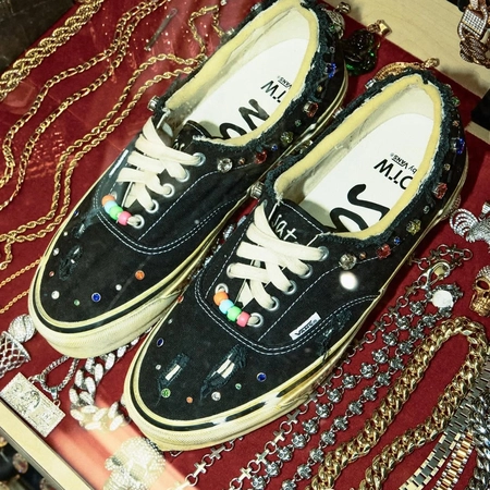 사토시 나카모토 x 반스 ‘럭키 참’ 에라 95 공개