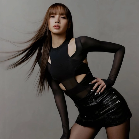 리사와 키스 우먼의 협업 컬렉션