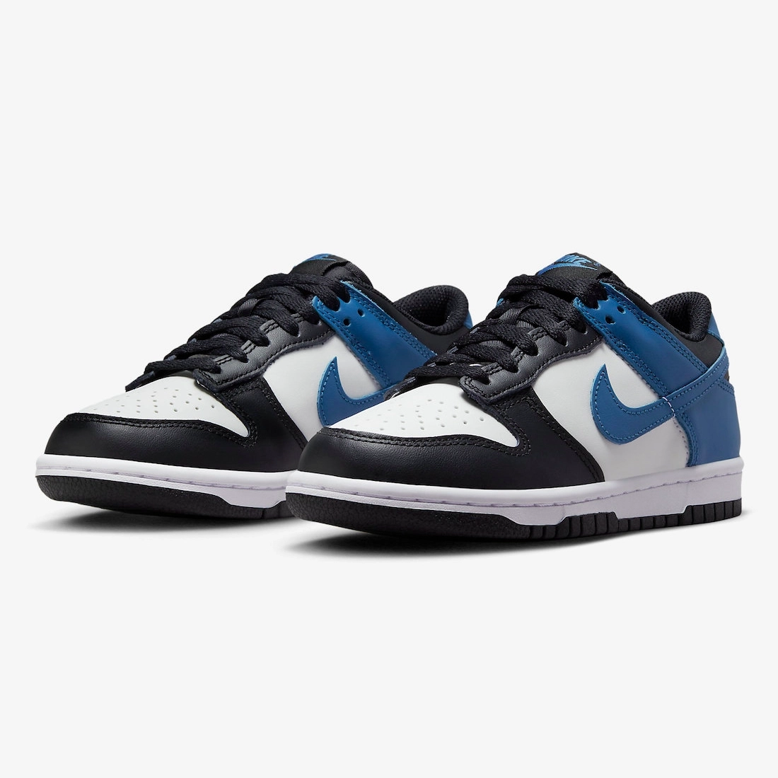 나이키 덩크 로우 블랙 화이트 블루 GS DH9765-104