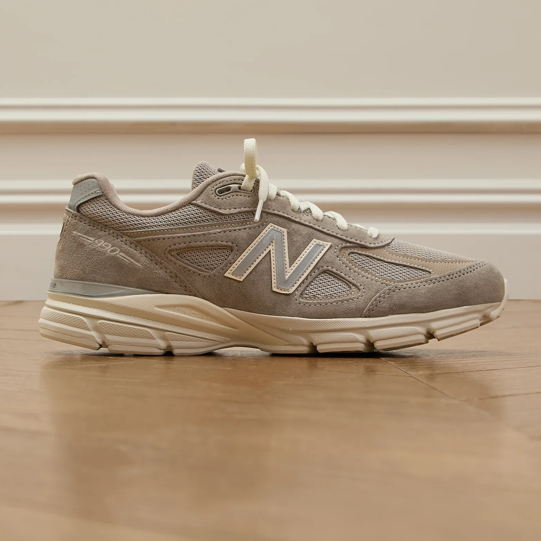 키스 x 뉴발란스 메이드 인 USA 990v4 키스 101 문락 U990KT4
