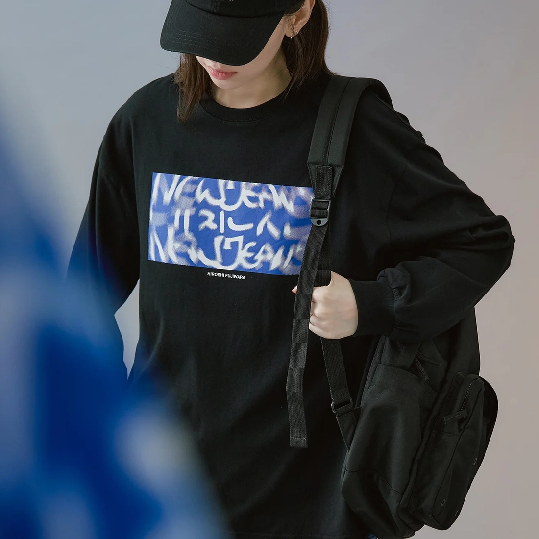뉴진스 x 후지와라 히로시 롱 슬리브 티셔츠