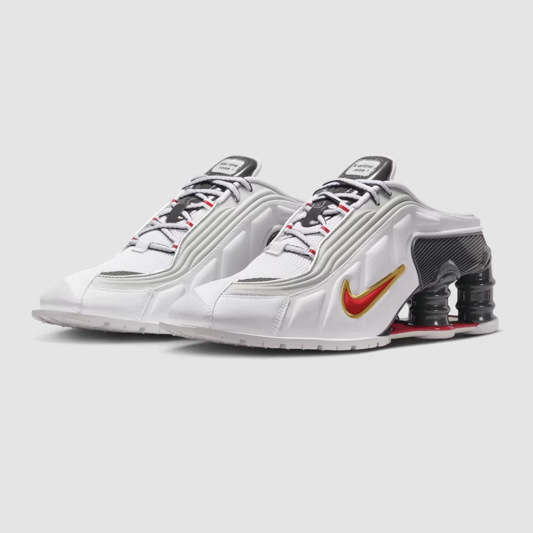 마틴 로즈 x 나이키 샥스 MR4 메탈릭 플래티넘 레드 IM5420-100