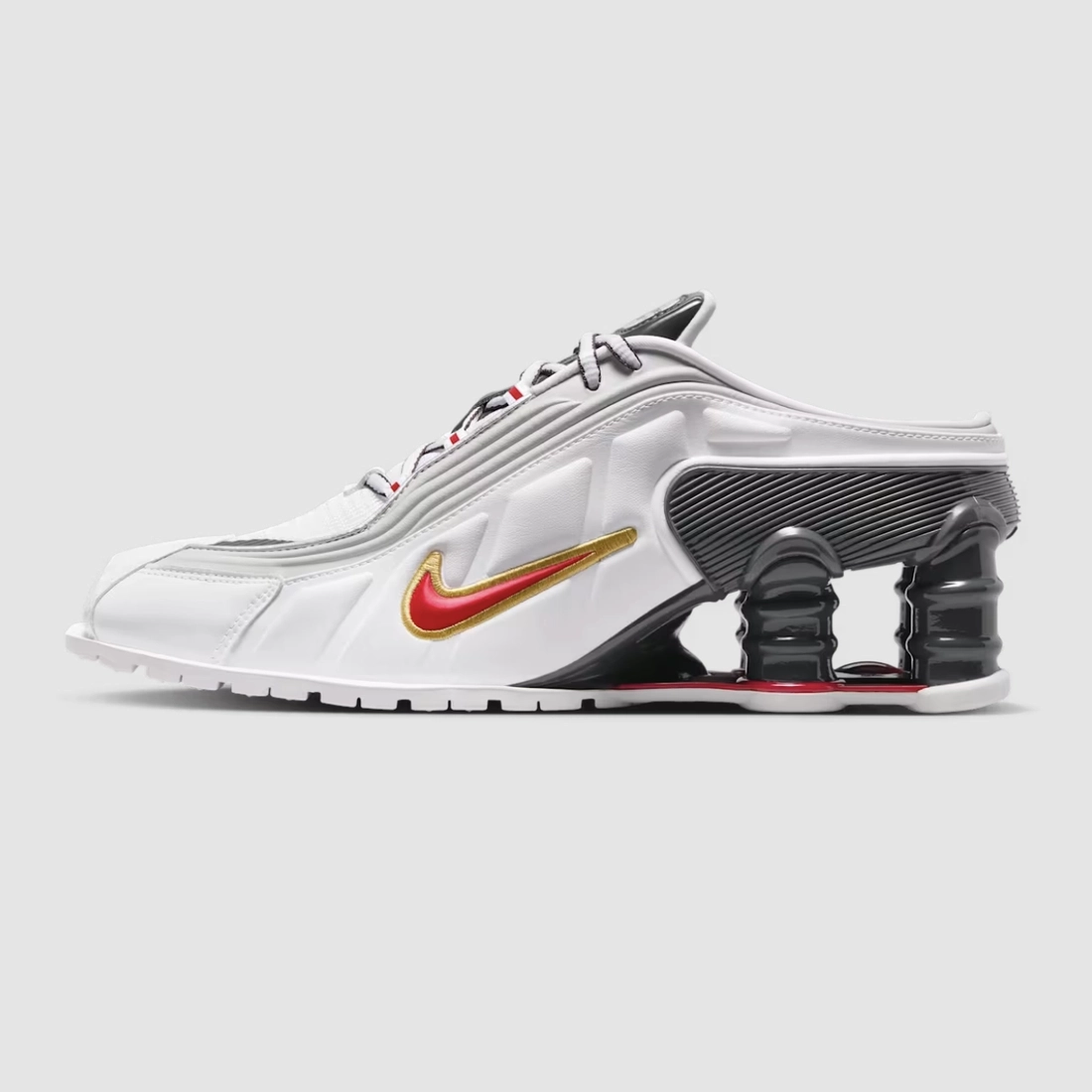 마틴 로즈 x 나이키 샥스 MR4 메탈릭 플래티넘 레드 IM5420-100