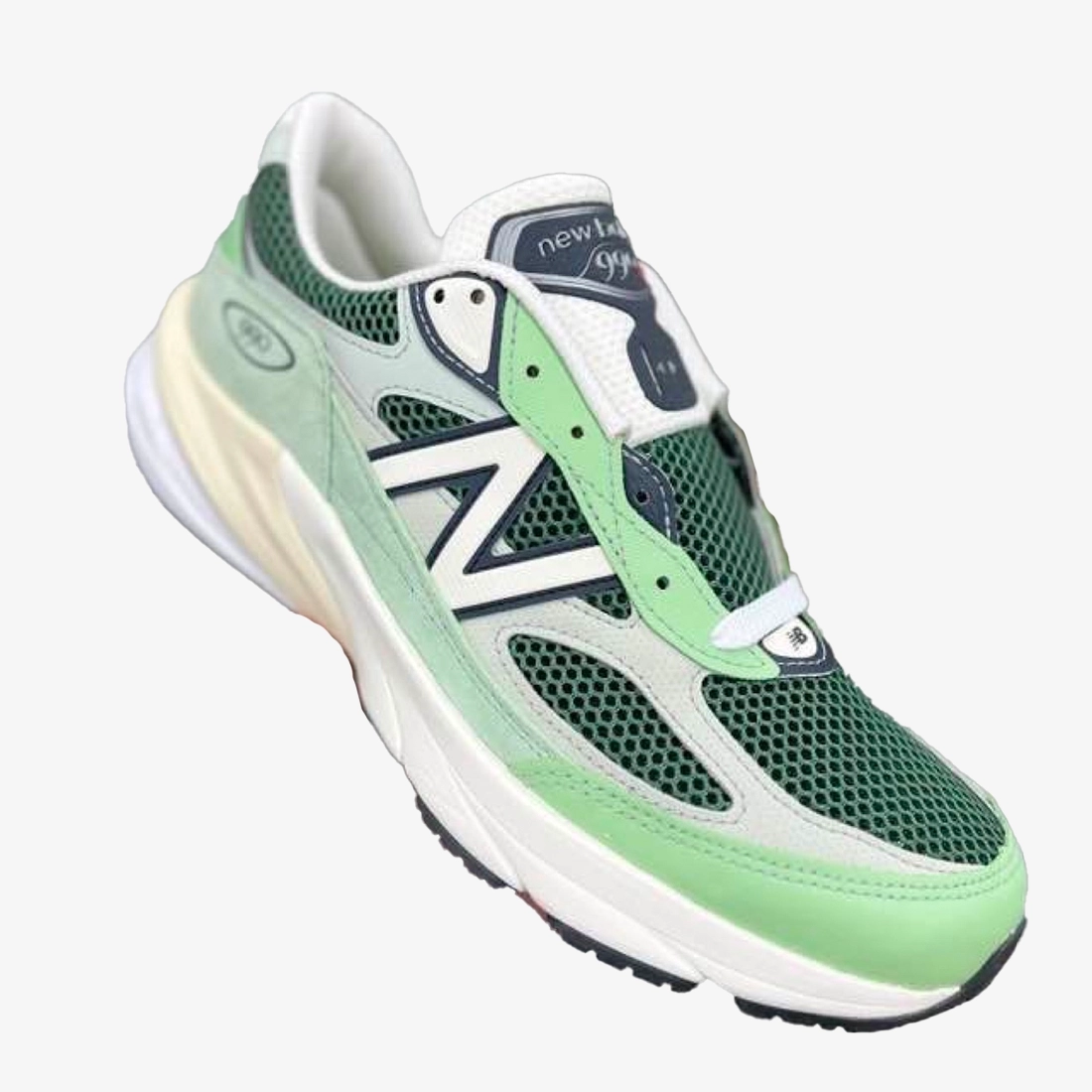 뉴발란스 990v6 메이드 인 USA 아보카도 U990AB6
