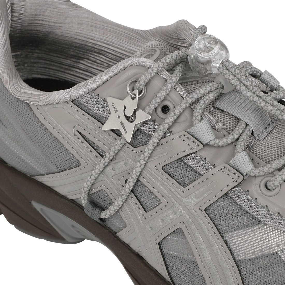 오호스 x 아트모스 x 아식스 젤 1130 레인스톰 그레이 퓨어 실버 1203A429-021