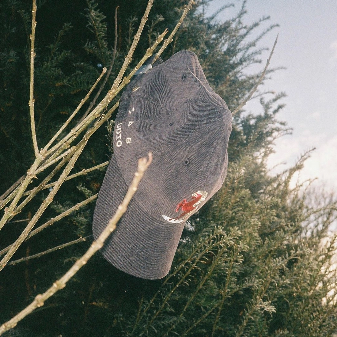 아이앱스튜디오 2026 붉은말 미니캡슐