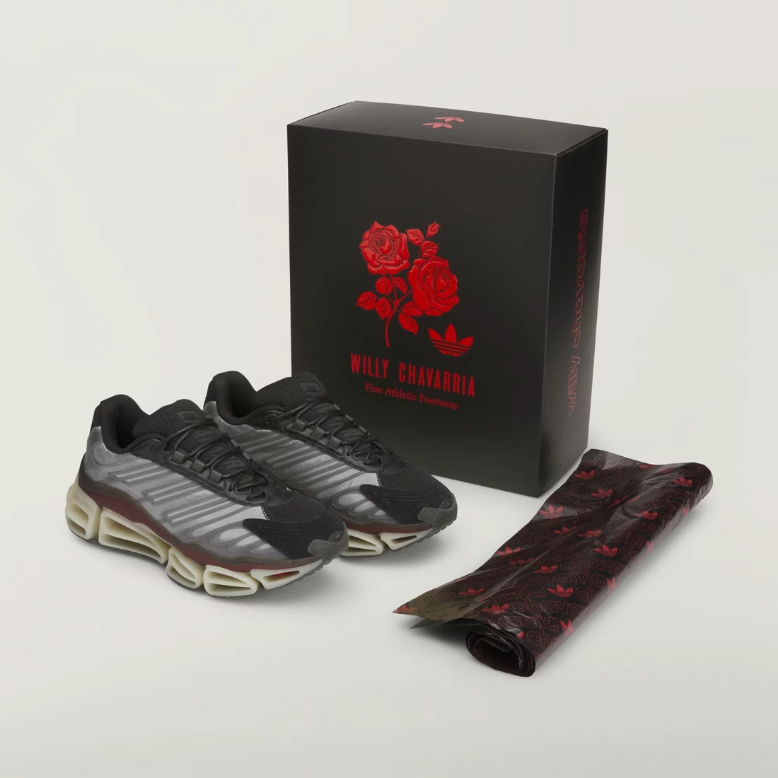 윌리 차바리아 x 아디다스 메가라이드 AG 코어 블랙 퍼티 그레이 KJ2048