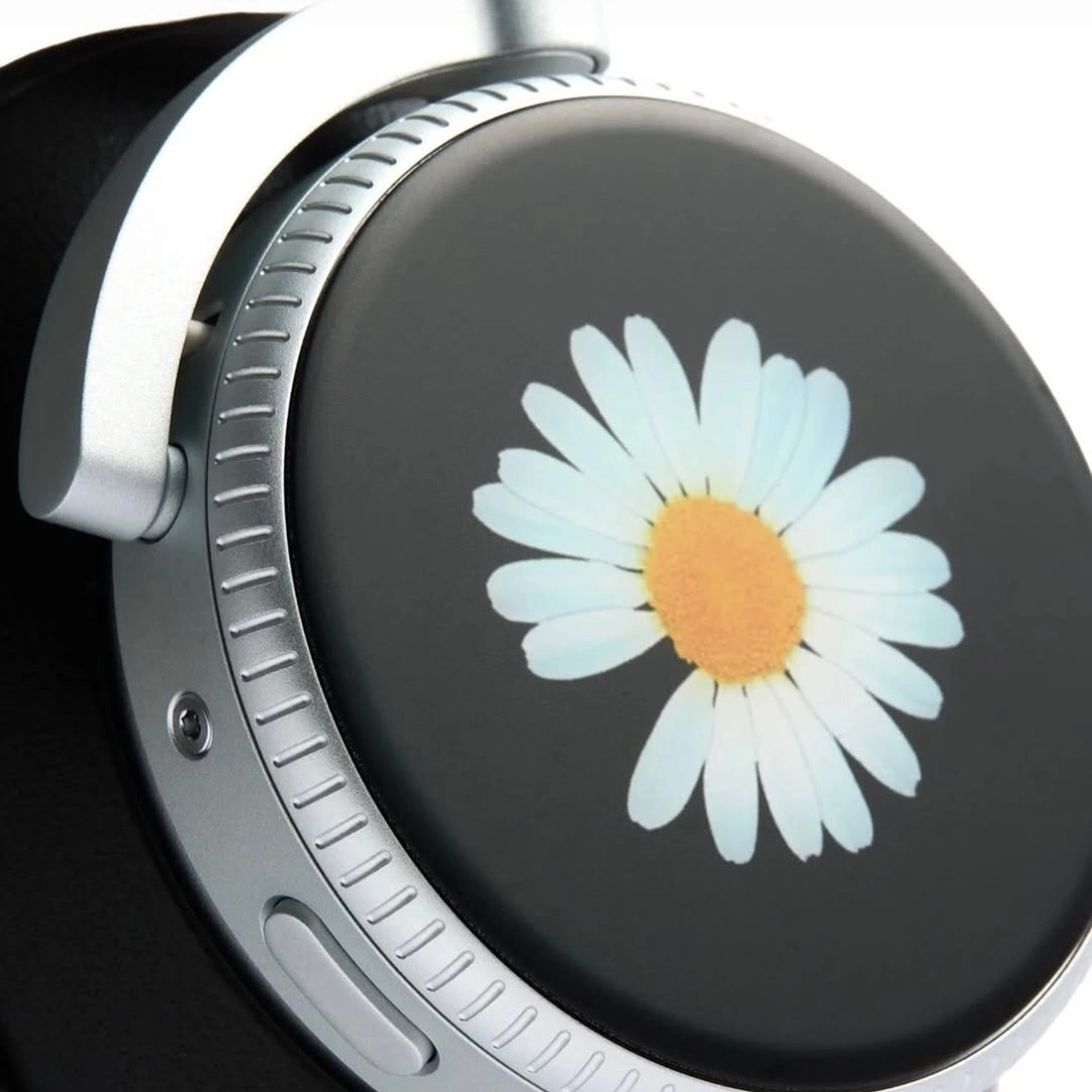 지드래곤 x 뱅앤올룹슨 베오플레이 H100